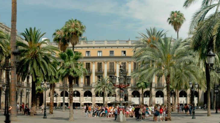 在全球最受欢迎的旅行目的地巴塞罗那，如何用一天时间迷失在哥特区